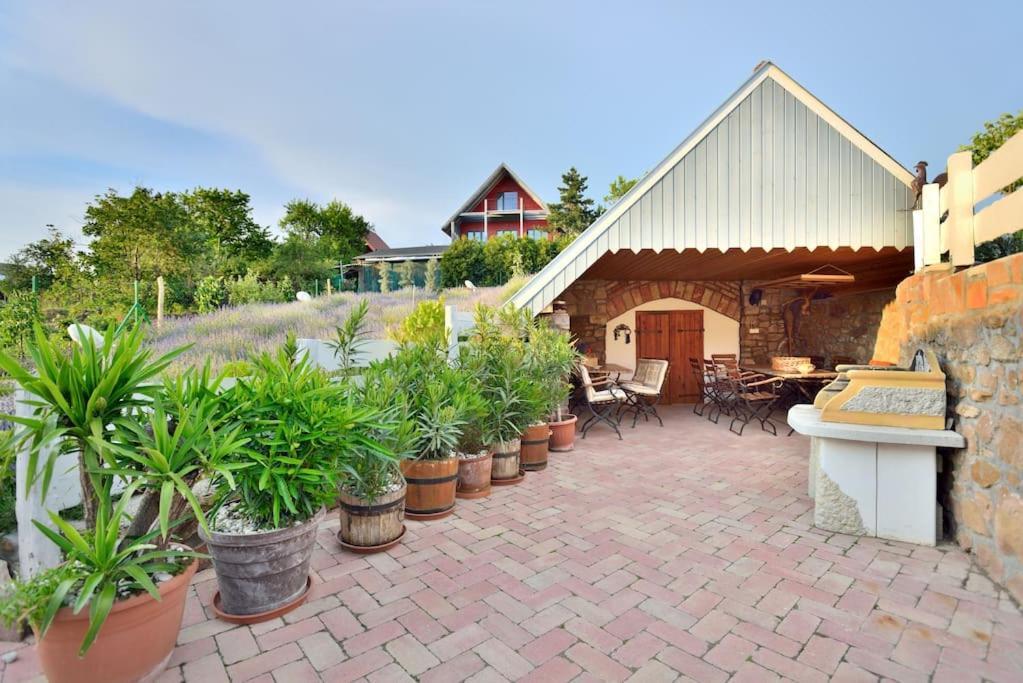 Levendula Vendeghaz Lovas Villa Exterior foto